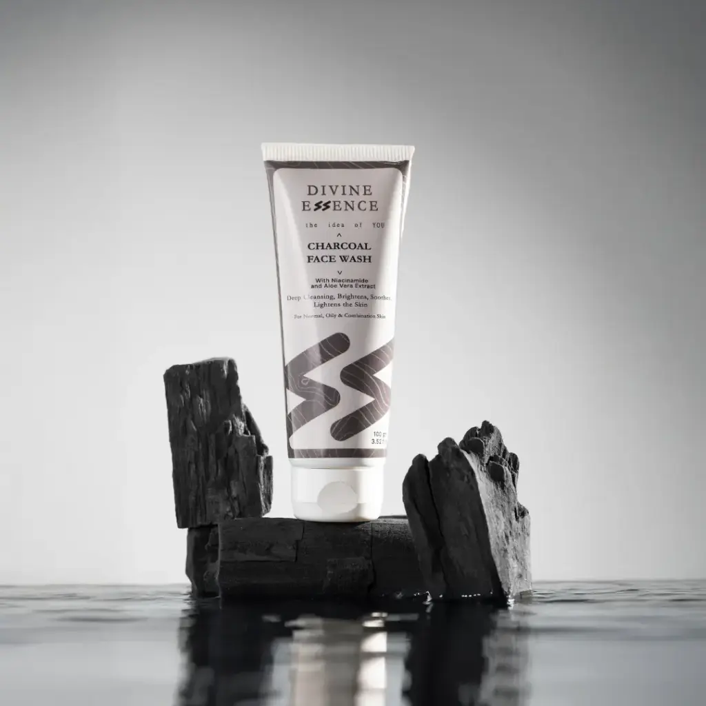 Charcoal Face Wash with Niacinamide and Aloe Vera Extract, 100 gms.